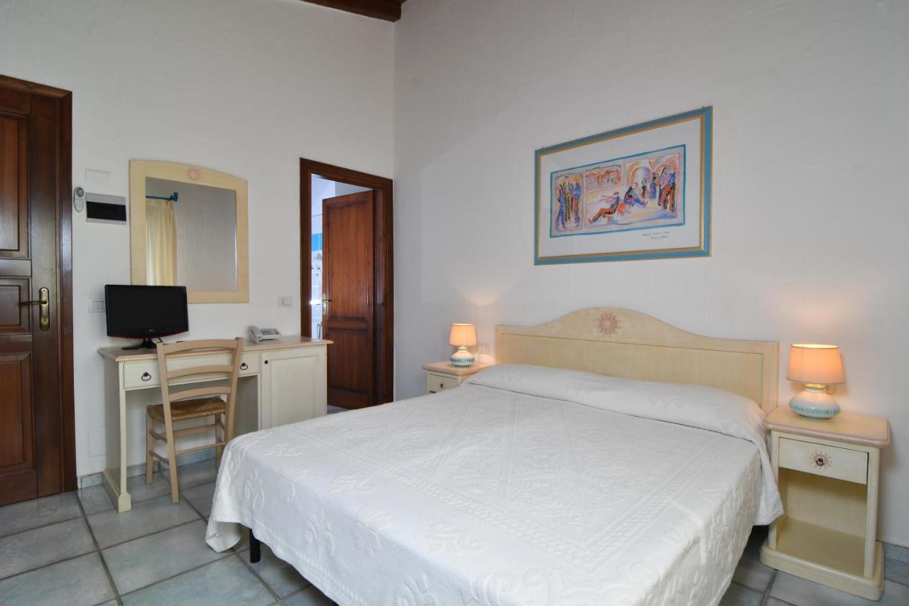 Li Suari Club Village San Teodoro  Eksteriør bilde